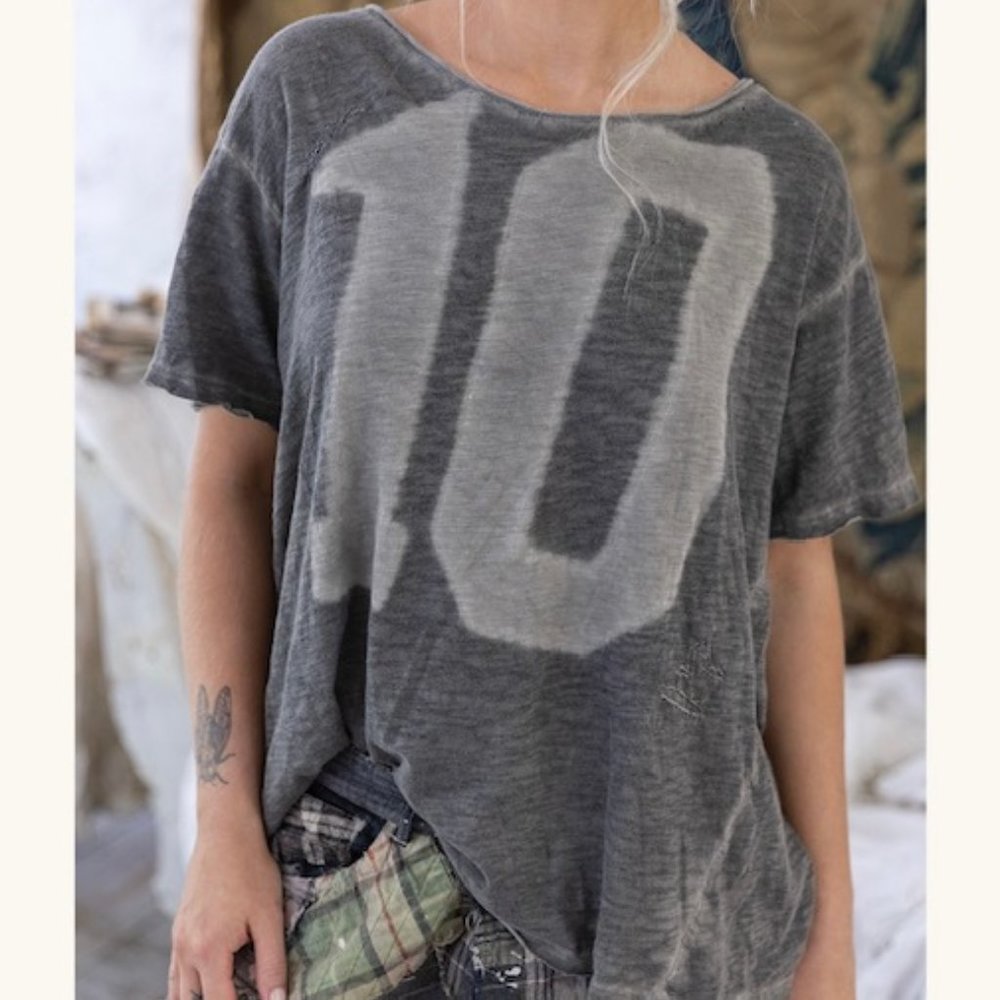 Magnolia Pearl Ten T-shirt Gray Distressed Boyfriend Faded Mended